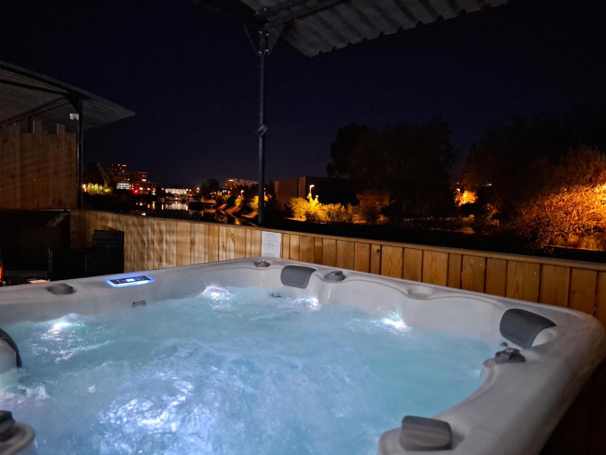La Peniche De Fabrice Avec Jacuzzi Privatif Apartment Strasbourg Ngoại thất bức ảnh