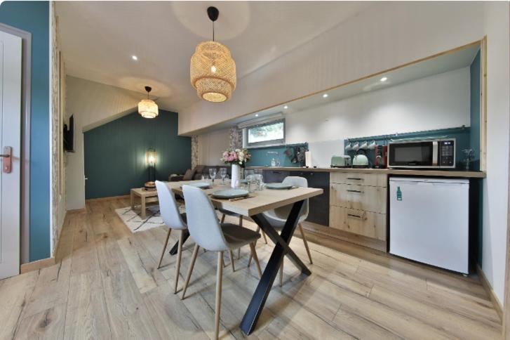 La Peniche De Fabrice Avec Jacuzzi Privatif Apartment Strasbourg Phòng bức ảnh