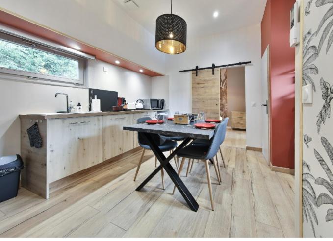 La Peniche De Fabrice Avec Jacuzzi Privatif Apartment Strasbourg Phòng bức ảnh